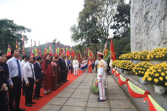 Lãnh đạo Đảng, Nhà nước dâng hương tại lễ hội Đền Hùng 2019