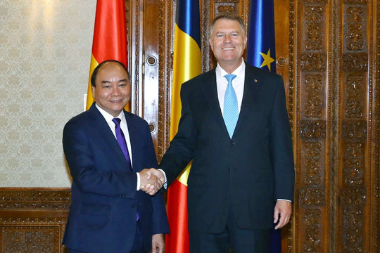 Thủ tướng Nguyễn Xuân Phúc hội kiến Tổng thống, Chủ tịch Thượng viện Romania