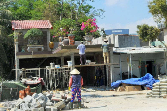 Tuy Phước (Bình Định): Ngang nhiên xây nhà trên đất lúa