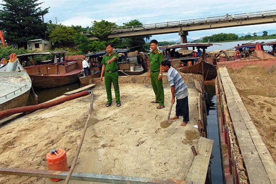 Quảng Nam: Gian nan truy đuổi “cát tặc”