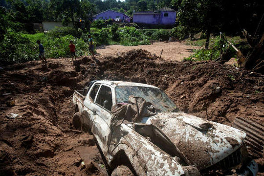Lũ lụt và lở đất ở Nam Phi: Số người chết tăng lên hơn 70 người