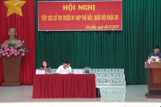 Bộ trưởng Trần Hồng Hà tiếp xúc cử tri huyện Côn Đảo