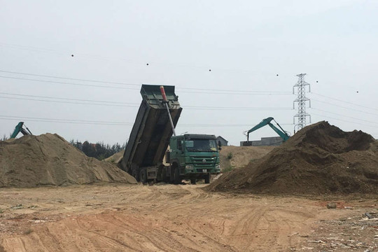 Đà Nẵng: Nhiều bãi tập kết cát chưa đủ điều kiện kinh doanh vẫn ngang nhiên hoạt động trái phép