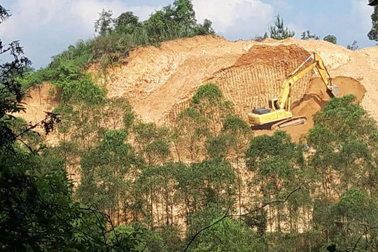 Lạng Sơn: Thêm một “đại công trường” san ủi đất rừng trái phép ở Cao Lộc