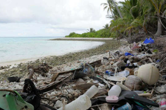 Phát hiện 414 triệu mảnh nhựa ở nhóm đảo xa xôi của Ấn Độ Dương