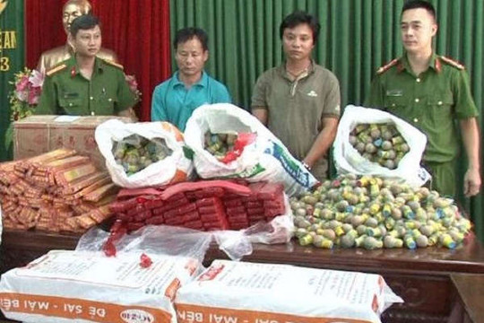Nghệ An: Bắt hơn 500 kg pháo nổ