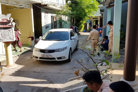 Quảng Trị: Phát hiện xe ô tô gây tai nạn rồi bỏ chạy