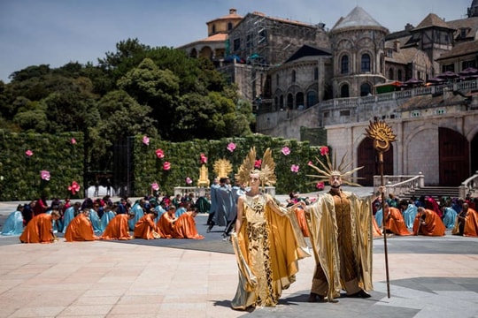 “Vũ hội Ánh Dương” Sun World Ba Na Hills- “khủng” từ tên tuổi ekip sáng tạo