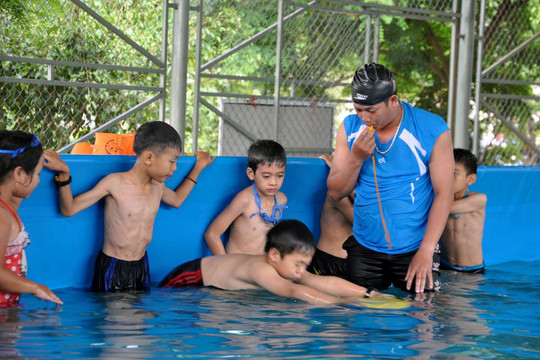 Gia Lai đưa bể bơi vào trường học để ngăn chặn nạn đuối nước