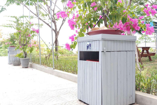 Huế: “Thùng rác thân thiện” từ vật liệu tái chế, góp phần bảo vệ môi trường tại giảng đường