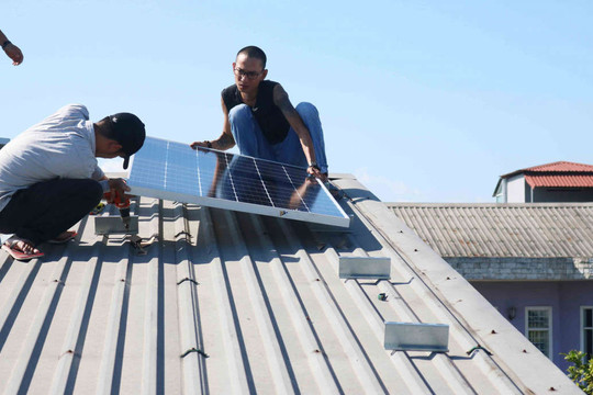 Thừa Thiên Huế: Hỗ trợ, khuyến khích người dân dùng điện mặt trời mái nhà