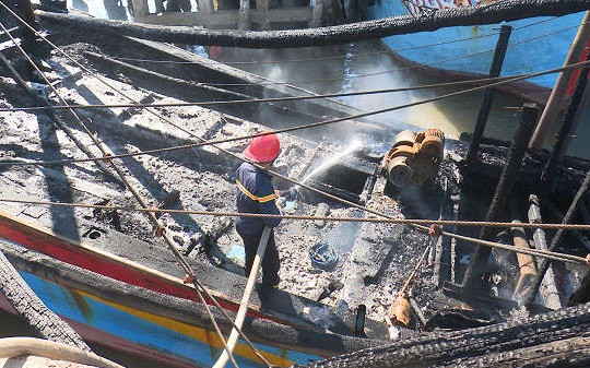 Quảng Bình: Tàu cá bị cháy, ngư dân thiệt hại hơn 2 tỷ đồng