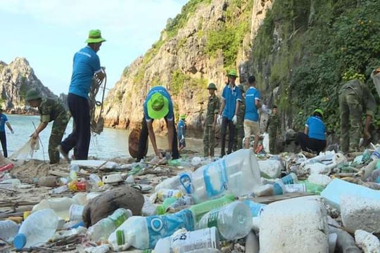 Cát Bà tiến tới “không rác thải”, doanh nghiệp du lịch phải làm gì?