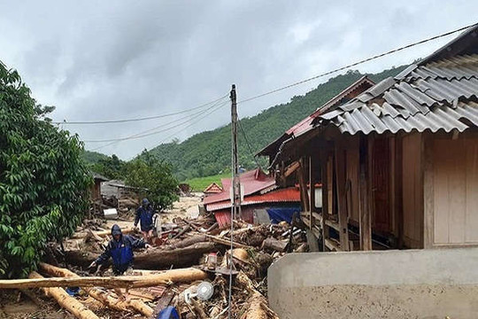 Thanh Hóa: 11 người mất tích, nhiều ngôi nhà bị sập do bão số 3
