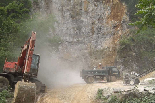Hạ Lang (Cao Bằng): Tiềm ẩn nguy cơ tai nạn lao động ở các mỏ đá