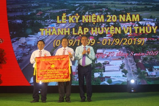 Vị Thủy (Hậu Giang): Kỷ niệm 20 năm thành lập