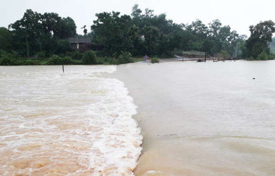 Tiếp tục cẩn trọng với mưa lũ diện rộng và ngập lụt sâu ở Trung Bộ