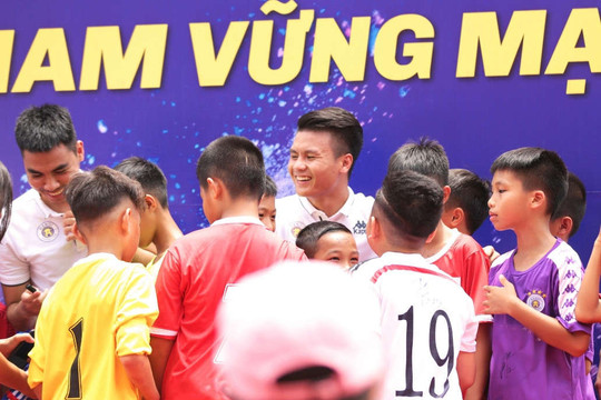 Lần đầu tiên có một chương trình xã hội quy tụ dàn sao của tuyển Việt Nam