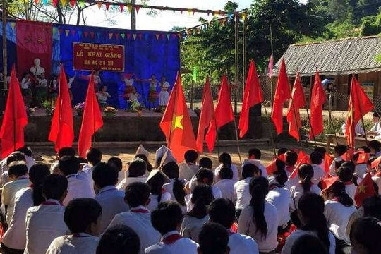 Nghệ An: Có 135 trường “lỡ hẹn” ngày khai giảng do mưa lũ