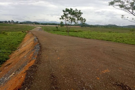 Dự án bãi tập kết cát, sỏi Công ty Hoàng Nguyên (Nghệ An): Chủ đầu tư “cầm đèn chạy trước ô tô”, chính quyền “ém” tài liệu?