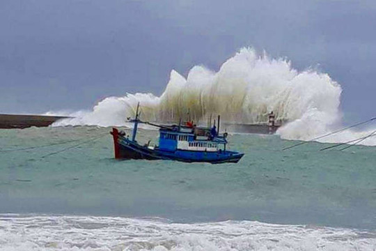 Thời tiết ngày 15/9: Cảnh báo sóng lớn dâng cao 3m ở vùng biển phía Nam