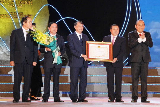 Lễ kỷ niệm 520 năm thành lập tỉnh, 50 năm thực hiện Di chúc của Chủ tịch Hồ Chí Minh và đón nhận Huân chương Độc lập hạng Nhất