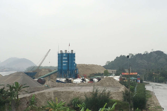 Quảng Ninh: Hàng loạt trạm trộn bê tông gây ô nhiễm môi trường