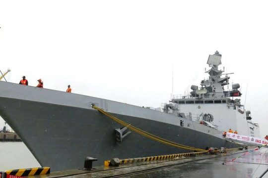 Chiến hạm hiện đại nhất của Hải quân Ấn Độ cập cảng Đà Nẵng