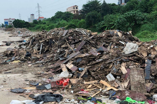 TP. Ninh Bình: Đường phố "hoá" bãi rác