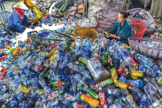 Hà Nội “đồng bộ” chính sách phòng chống chất thải nhựa