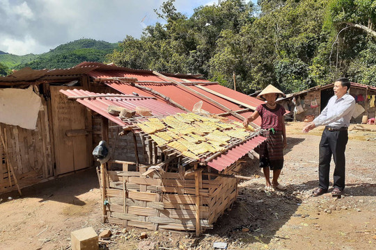 Điện Biên: Người dân Si Văn mong mỏi chờ đất dựng nhà