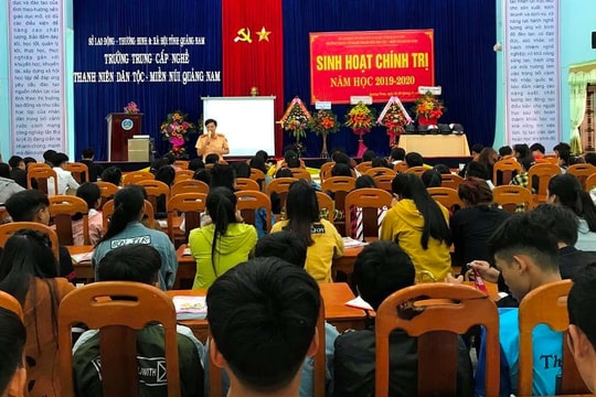 Tuyên truyền ATGT cho học sinh miền núi Quảng Nam