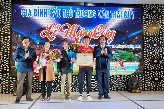 Chào đón cầu thủ U22 Việt Nam vô địch Seagames 30 Trương Văn Thái Quý trở về Quảng Trị