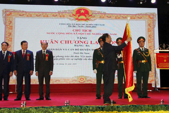 Huyện Thanh Liêm (Hà Nam) đón nhận Quyết định đạt chuẩn nông thôn mới