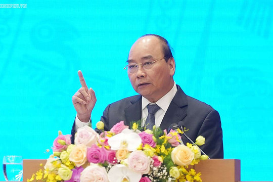 Thủ tướng Nguyễn Xuân Phúc: “Không đánh đổi môi trường, văn hóa, văn minh xã hội để lấy kinh tế”
