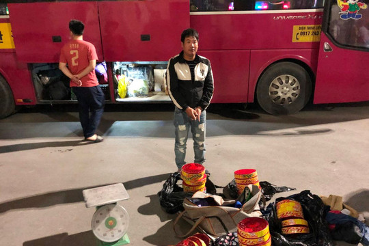 Quảng Ninh: Bắt giữ đối tượng vận chuyển 20kg pháo lậu