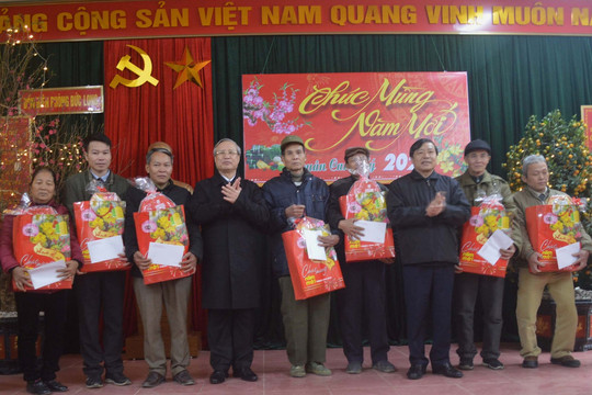 Thường trực Ban Bí thư Trần Quốc Vượng thăm, chúc Tết tại huyện Thạch An, tỉnh Cao Bằng