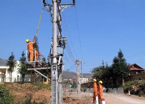 Công ty Điện Lực Điện Biên bảo đảm nguồn điện phục vụ Tết Canh Tý