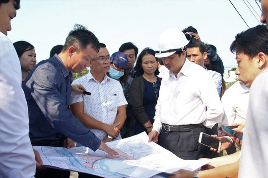 Phó Chủ tịch UBND TP Đà Nẵng “thị sát” điểm nóng ô nhiễm hồ Bàu Trảng