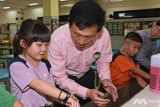 Bộ trưởng Giáo dục Singapore kêu gọi biến trường học thành nơi an toàn nhất chống Covid-19