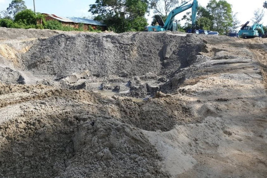 Quảng Nam: Vẫn “nhức nhối” nạn khai thác cát, sỏi trái phép