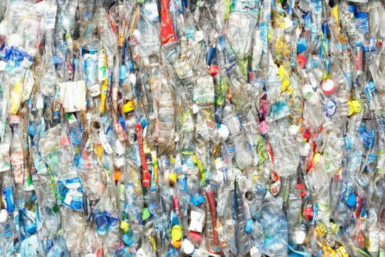 Các quốc gia và công ty châu Âu cam kết cắt giảm rác thải nhựa