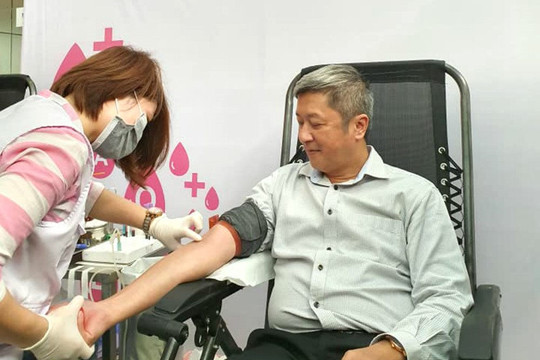 Bộ Y tế tổ chức hiến máu tình nguyện giữa đại dịch COVID-19