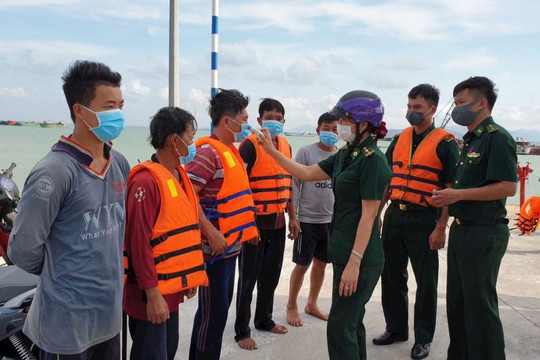 Đồn Biên phòng Bến Đá kịp thời cứu nạn 5 thuyền viên trên tàu cá bị nạn trên biển Vũng Tàu