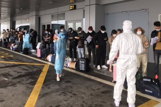 Quảng Ninh: Một hành khách trên chuyến bay từ Đức về dương tính với SARS-CoV-2