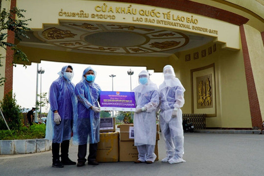 Hỗ trợ Lào các nhu yếu phẩm phòng chống dịch Covid-19 trị giá hơn 400 triệu đồng