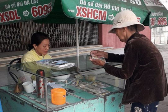 Tiền Giang, Bến Tre hỗ trợ người bán lẻ vé số