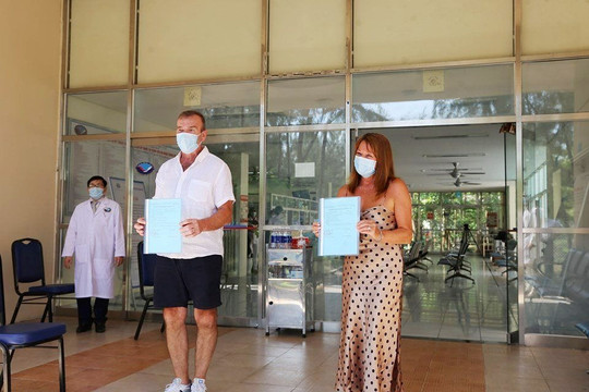 Quảng Nam: Bệnh nhân nhiễm Covid-19 thứ 57 xuất viện, cảm ơn bác sĩ bằng tiếng Việt