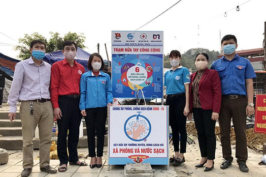 Lào Cai: Lắp đặt trạm rửa tay giúp người dân phòng chống covid-19