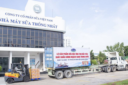 Lô sữa Vinamilk xuất cảng sang Trung Quốc, tin vui cho ngành sữa giữa đại dịch